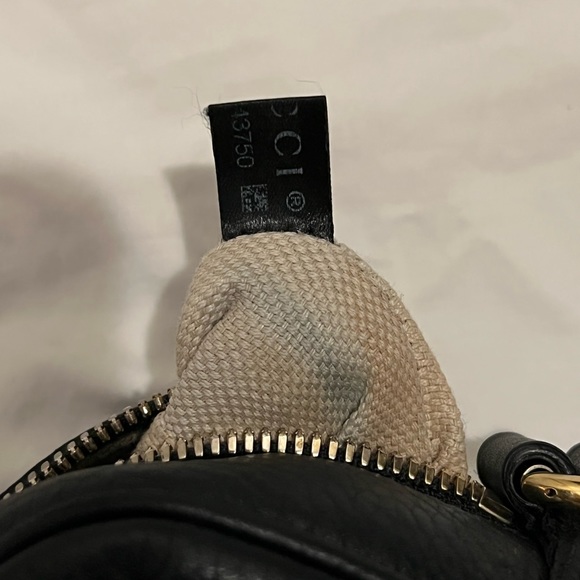 Used Gucci crossover bag leather in perfect condition no marks or scratches - Picture 8 of 8